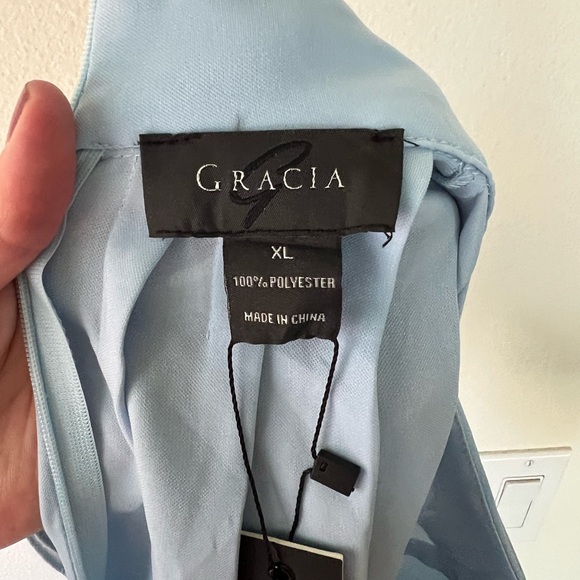 Gracia Blue Sleeveless Ruffled Blouse with Tie Front - Picture 4 of 5